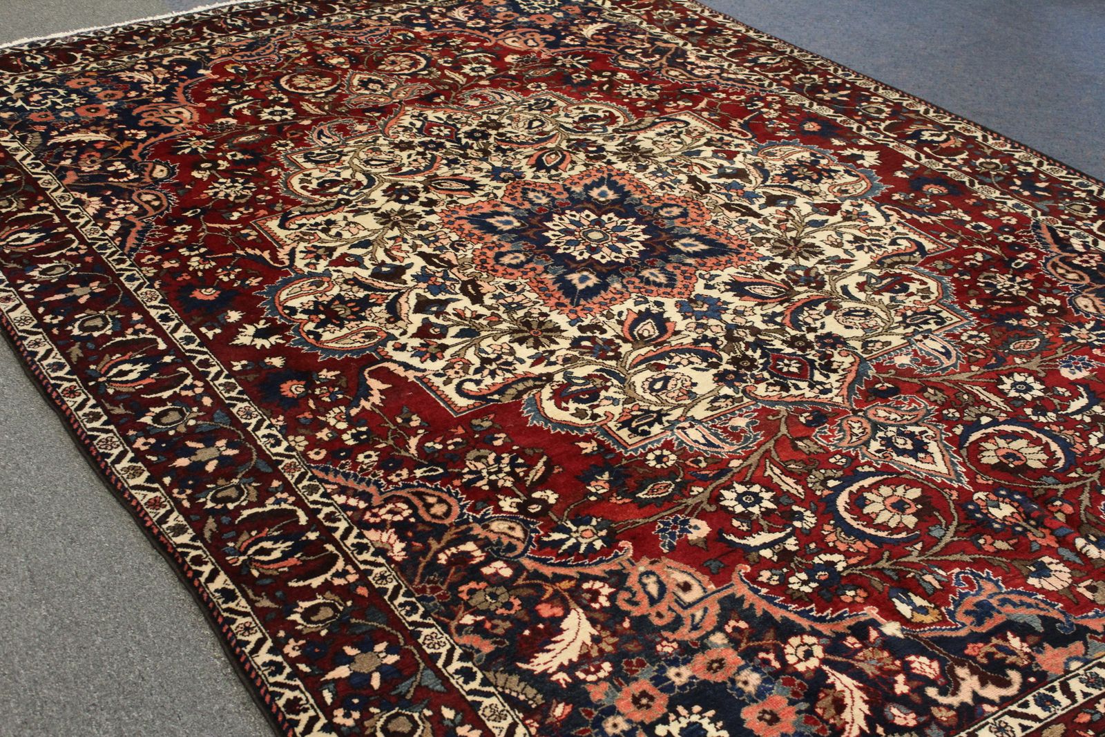 Bakhtiari Rug - 315 cm x 203 cm - Image 3
