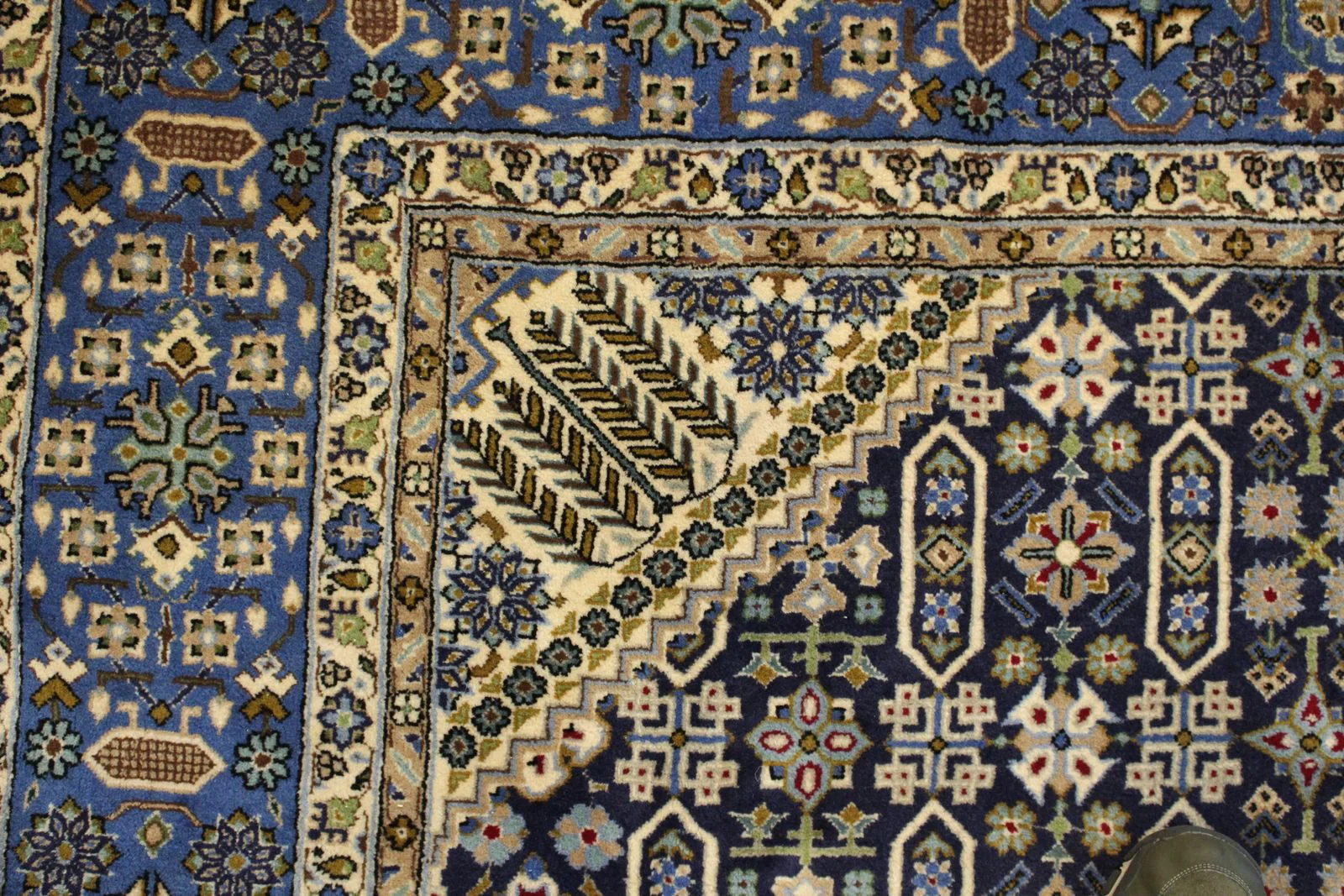 Yazd Rug - 315 cm x 205 cm - Image 4