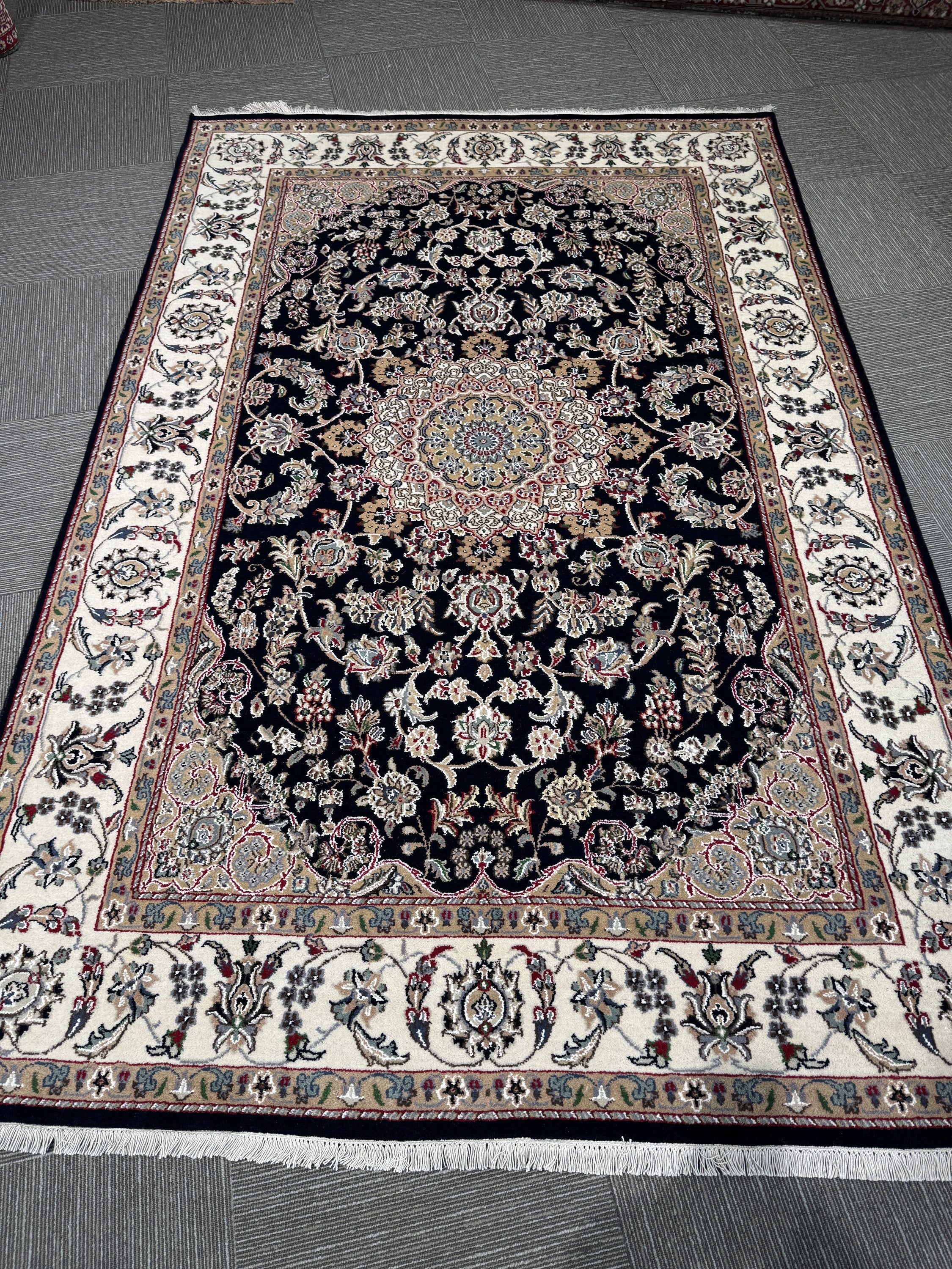 Nain - 270 cm x 176 cm - Image 5