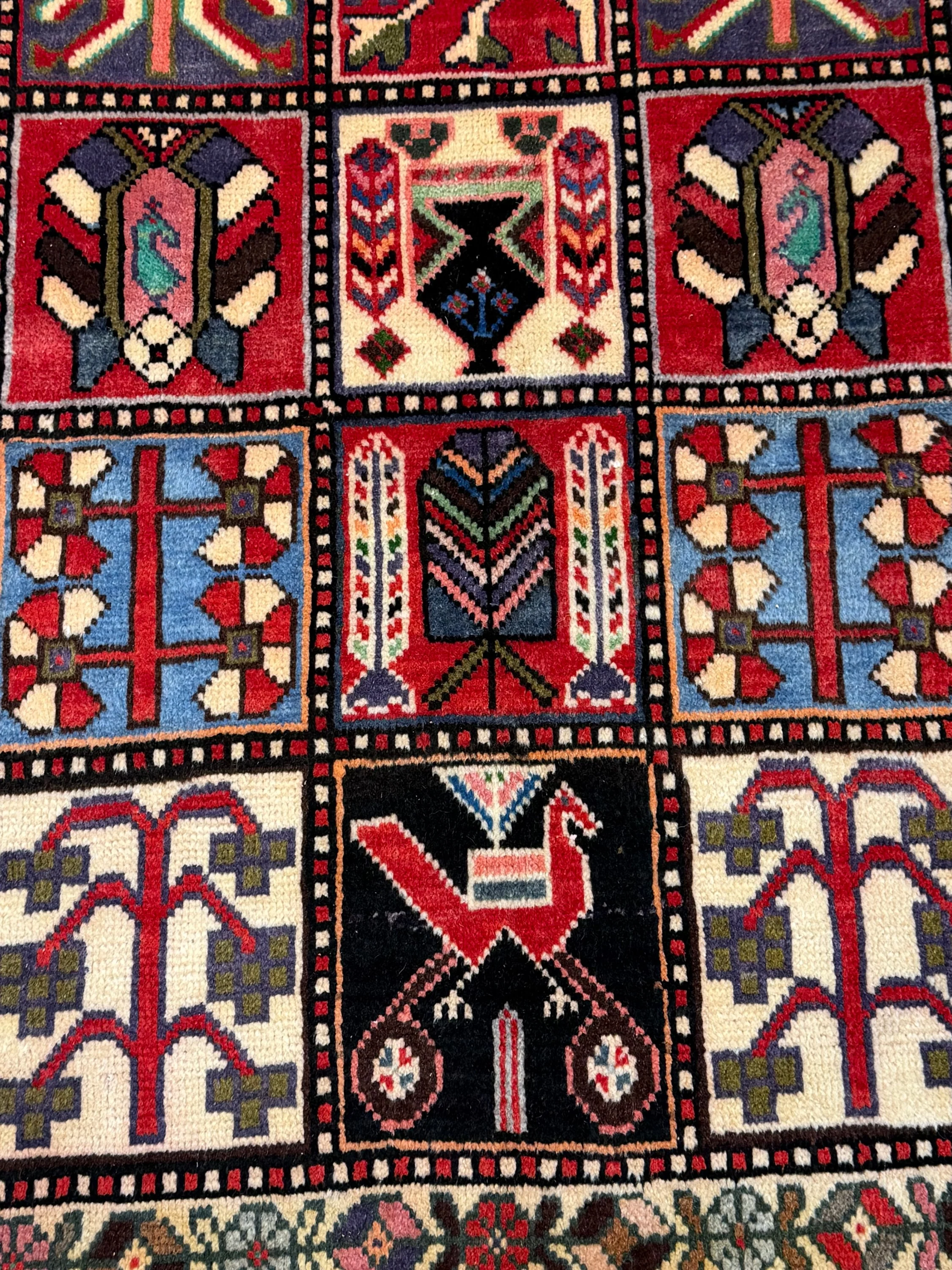 Bakhtiari Rug - 295 cm x 210 cm - Image 4