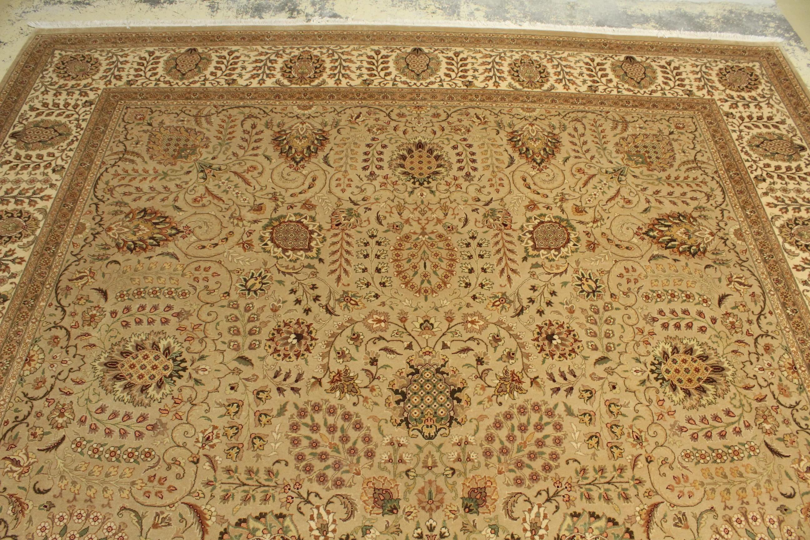 Kashmiri Rug - 365 cm x 277 - Image 5