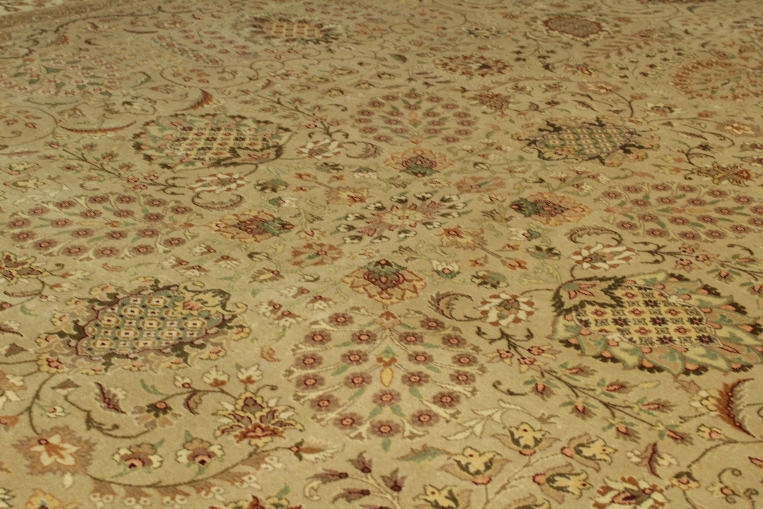Kashmiri Rug - 365 cm x 277 - Image 7