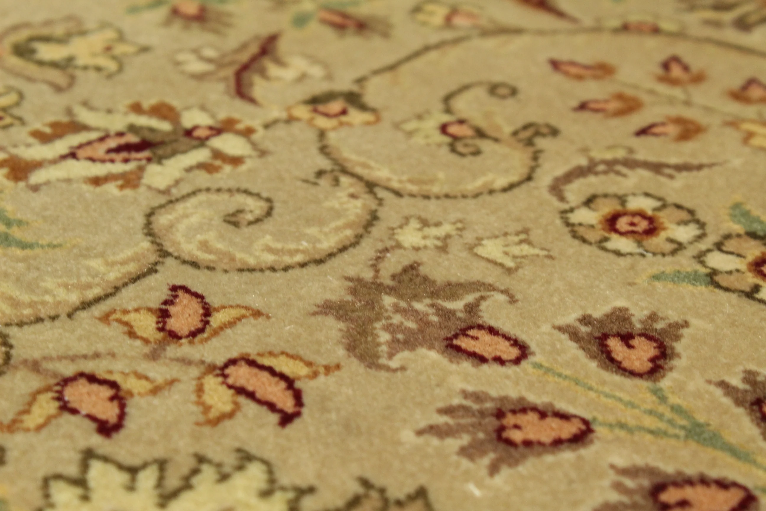 Kashmiri Rug - 365 cm x 277 - Image 8
