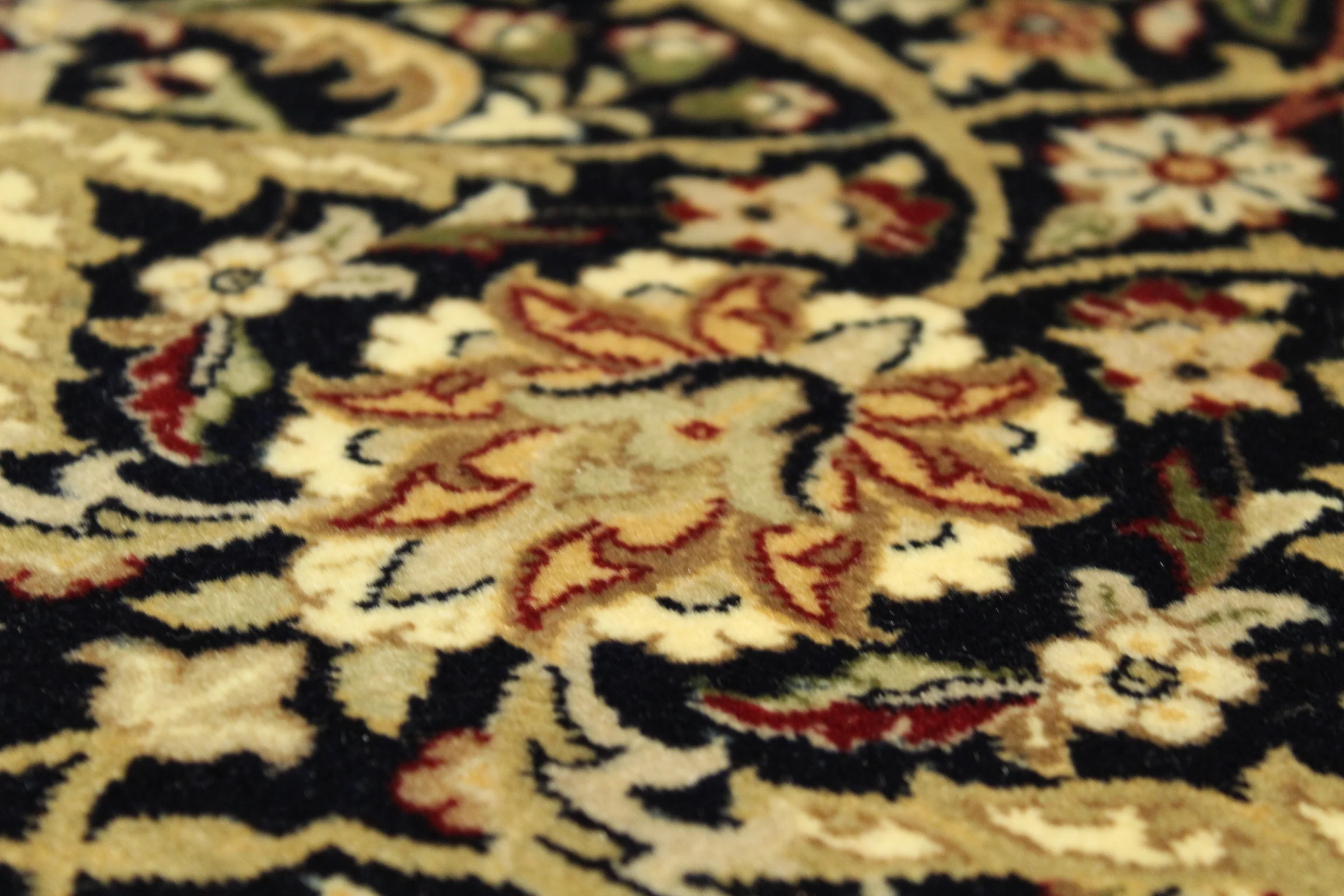 Kashmiri Rug - 358 cm x 268 cm - Image 9