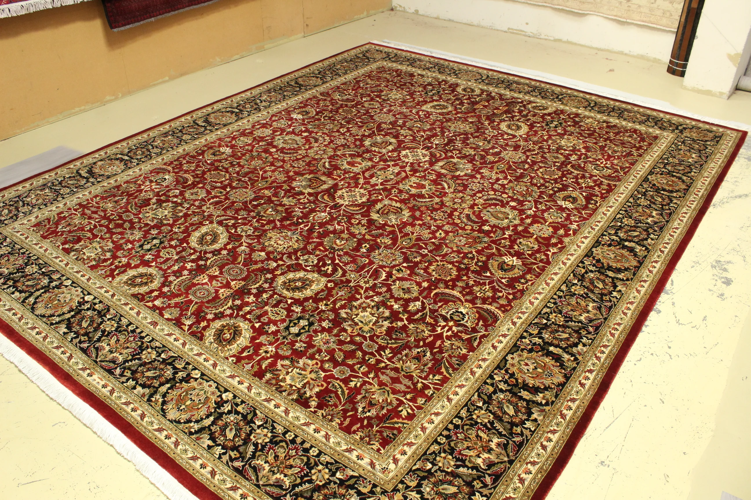 Kashmiri Rug - 352 cm x 278 cm - Image 3