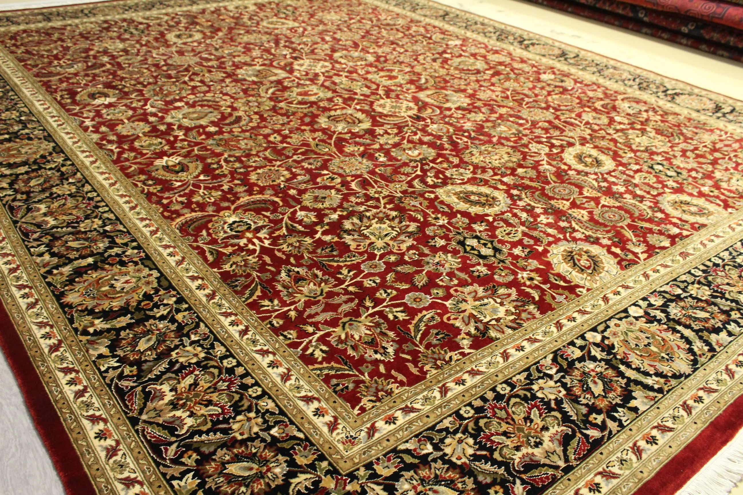 Kashmiri Rug - 352 cm x 278 cm - Image 4