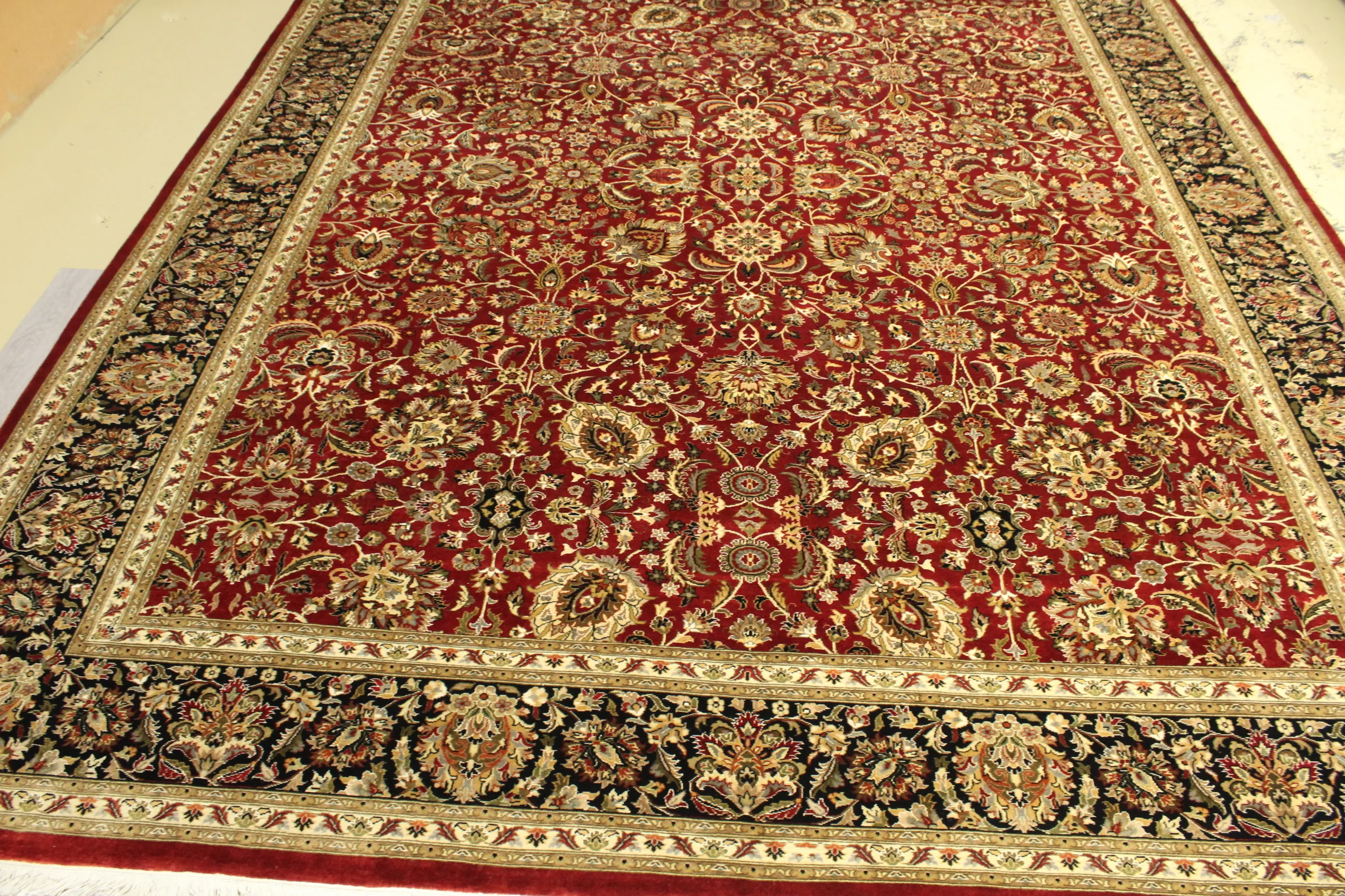 Kashmiri Rug - 352 cm x 278 cm - Image 5