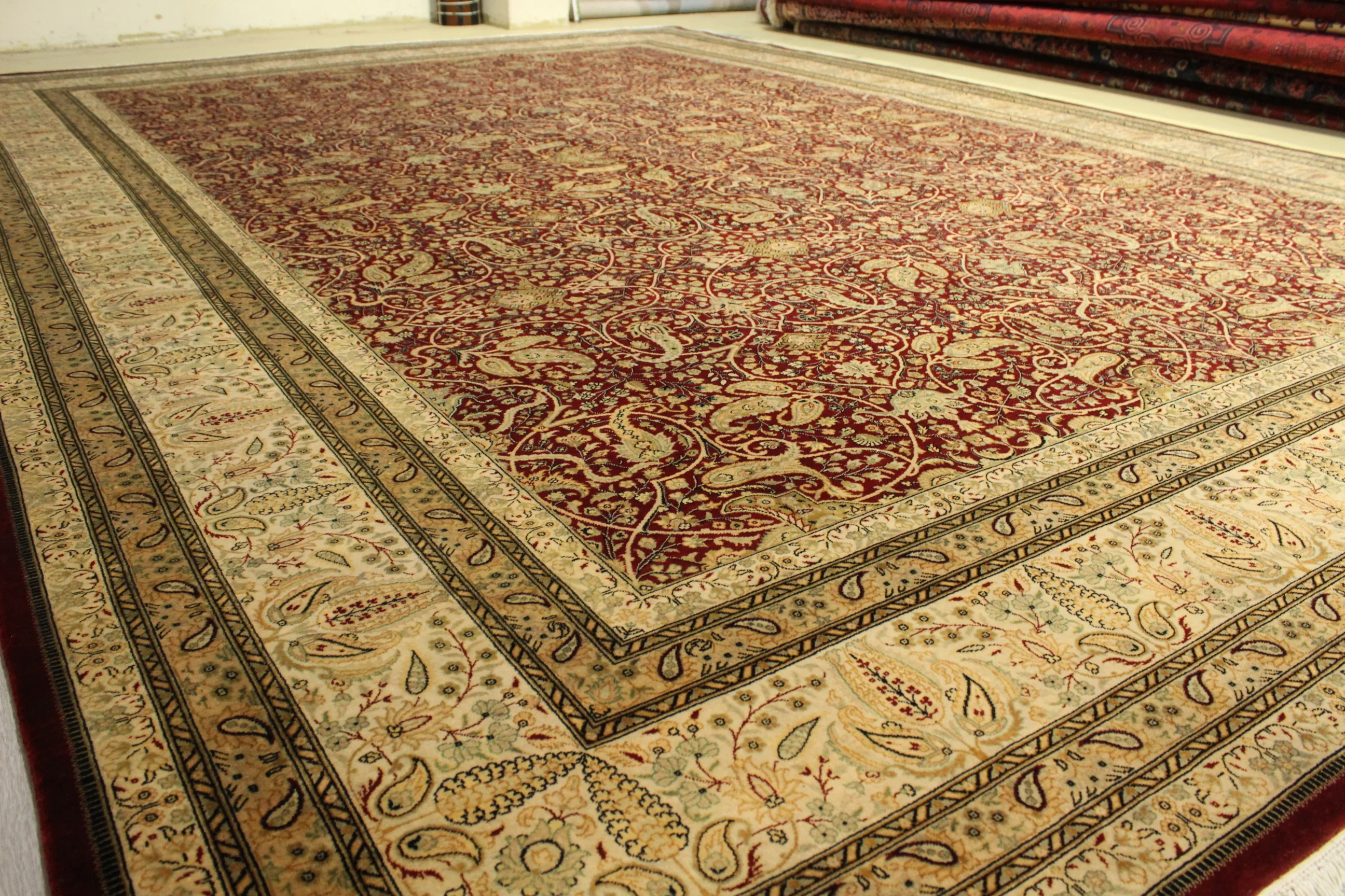 Kashmiri Rug - 428 cm x 307 cm - Image 3