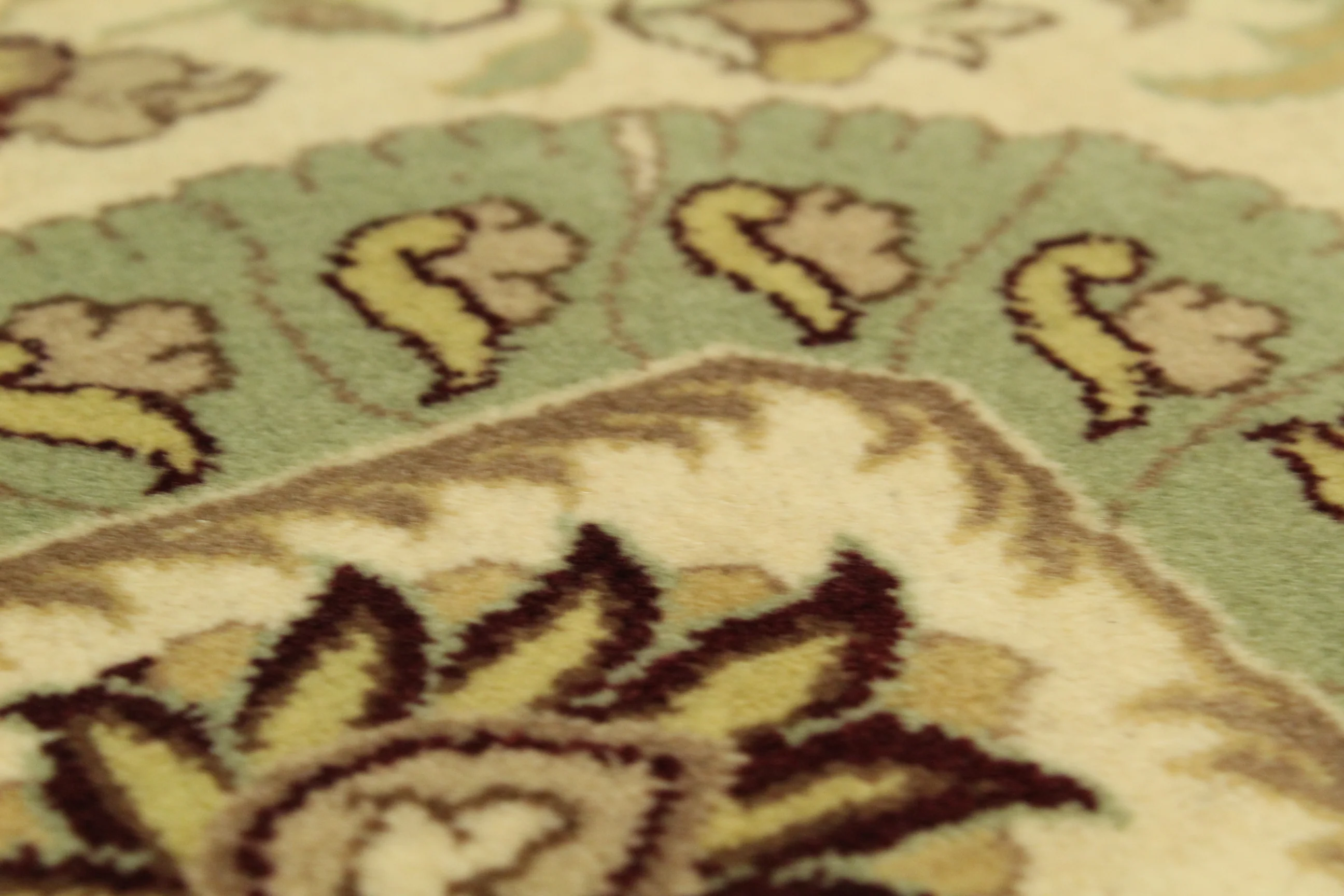Kashmiri Rug - 366 cm x 275 cm - Image 9