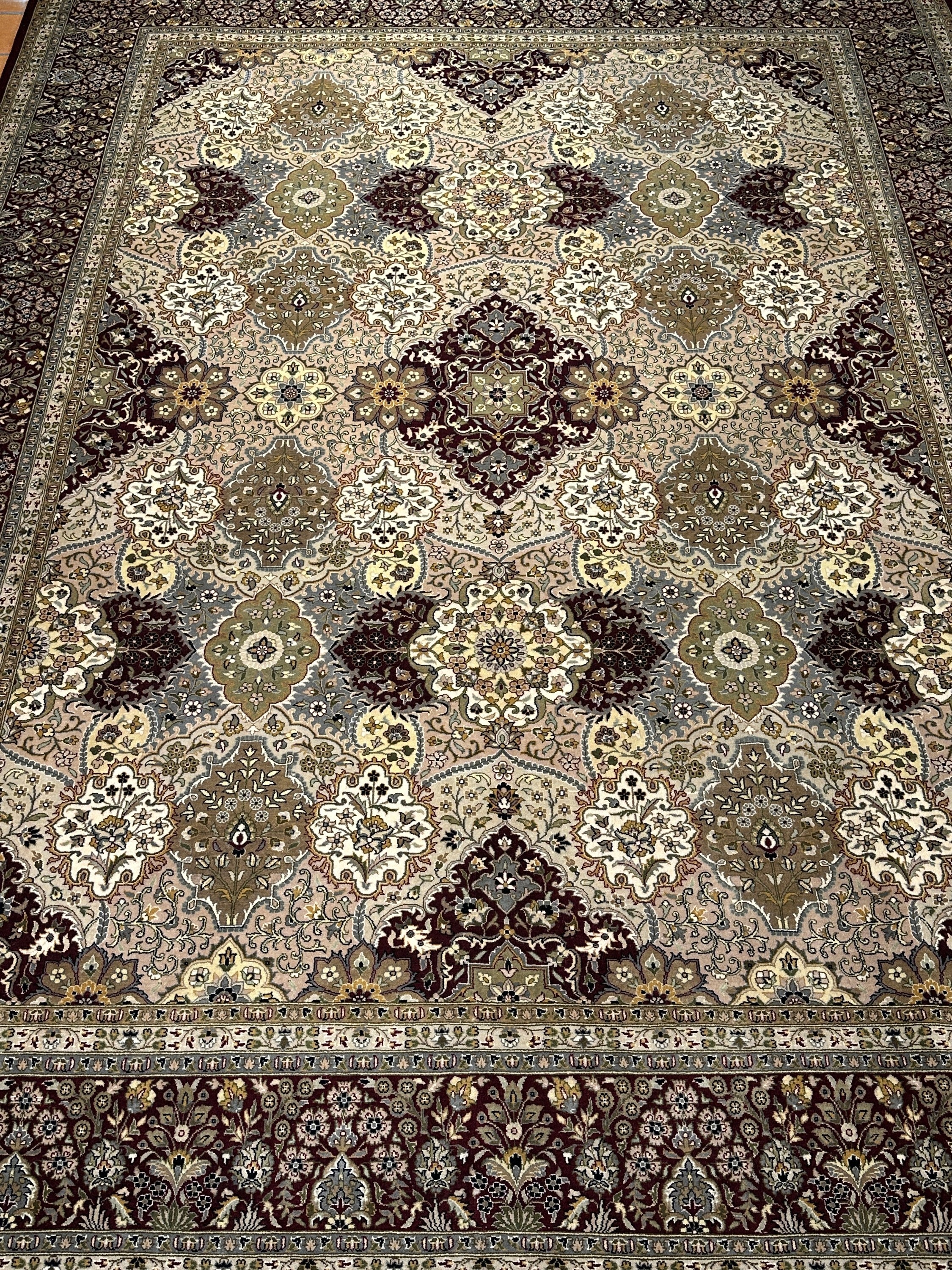 Kashmiri Rug - 378 cm x 273 cm - Image 3