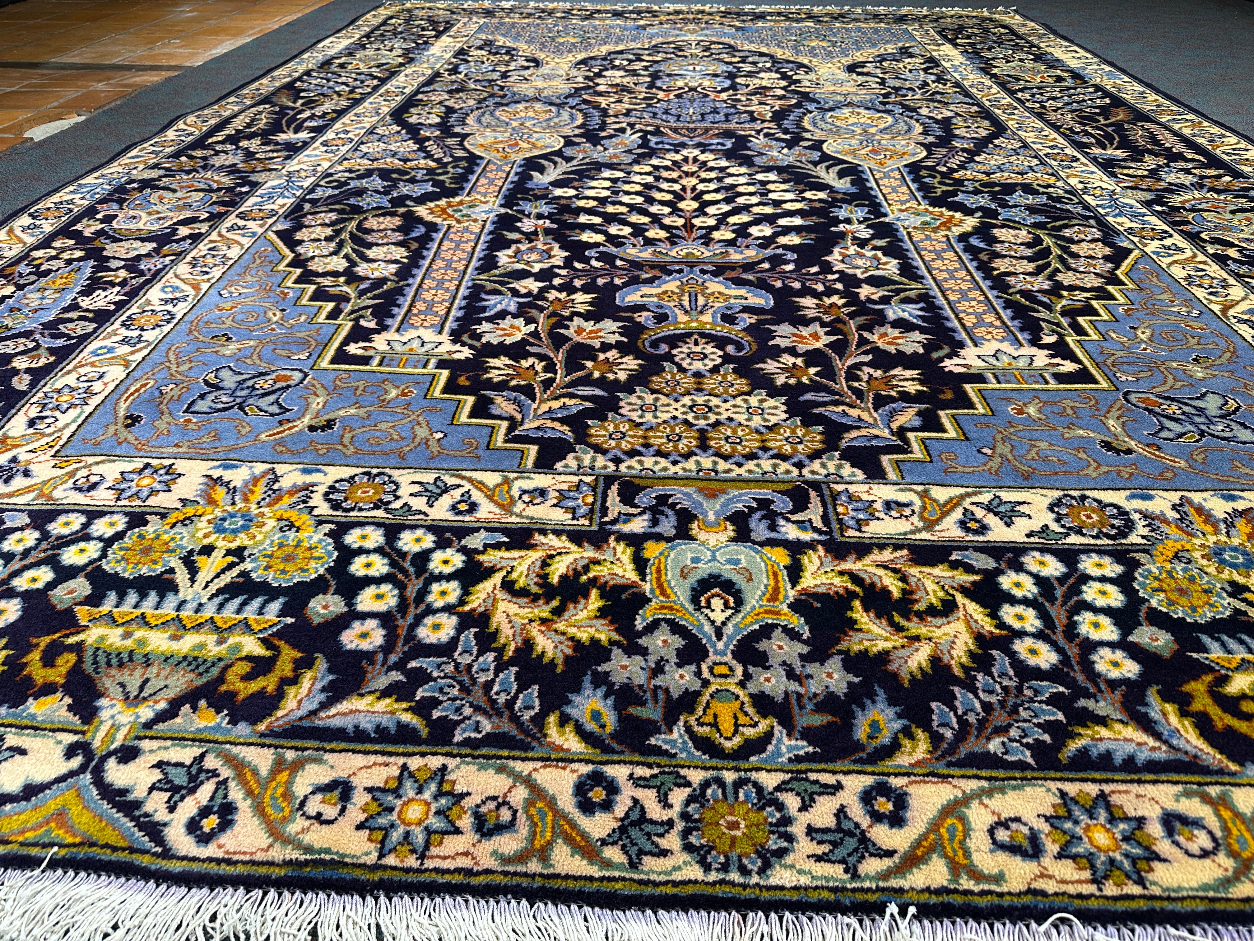 Najafabad Rug - 363 cm x 250 cm - Image 6