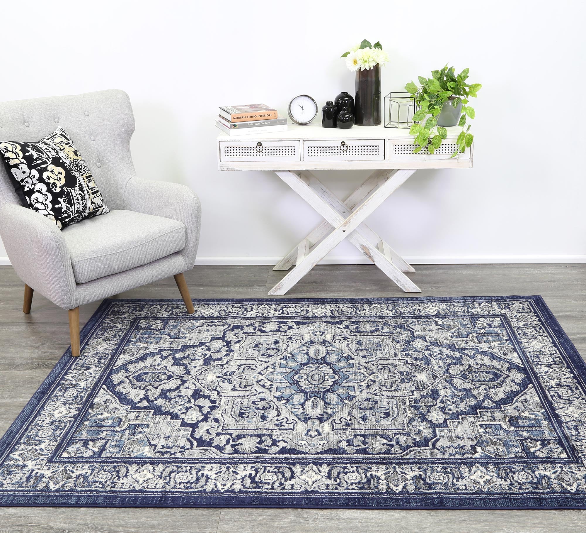 Arya Rosette Traditional Navy Rug - Image 3