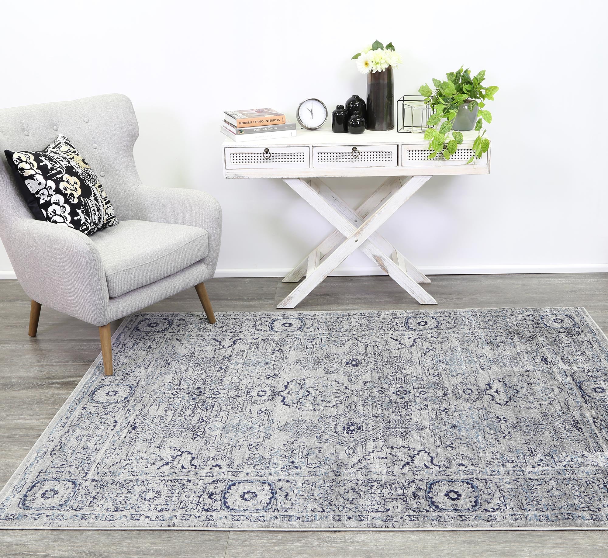 Arya Tapestry Traditional Charcoal Rug - Image 3