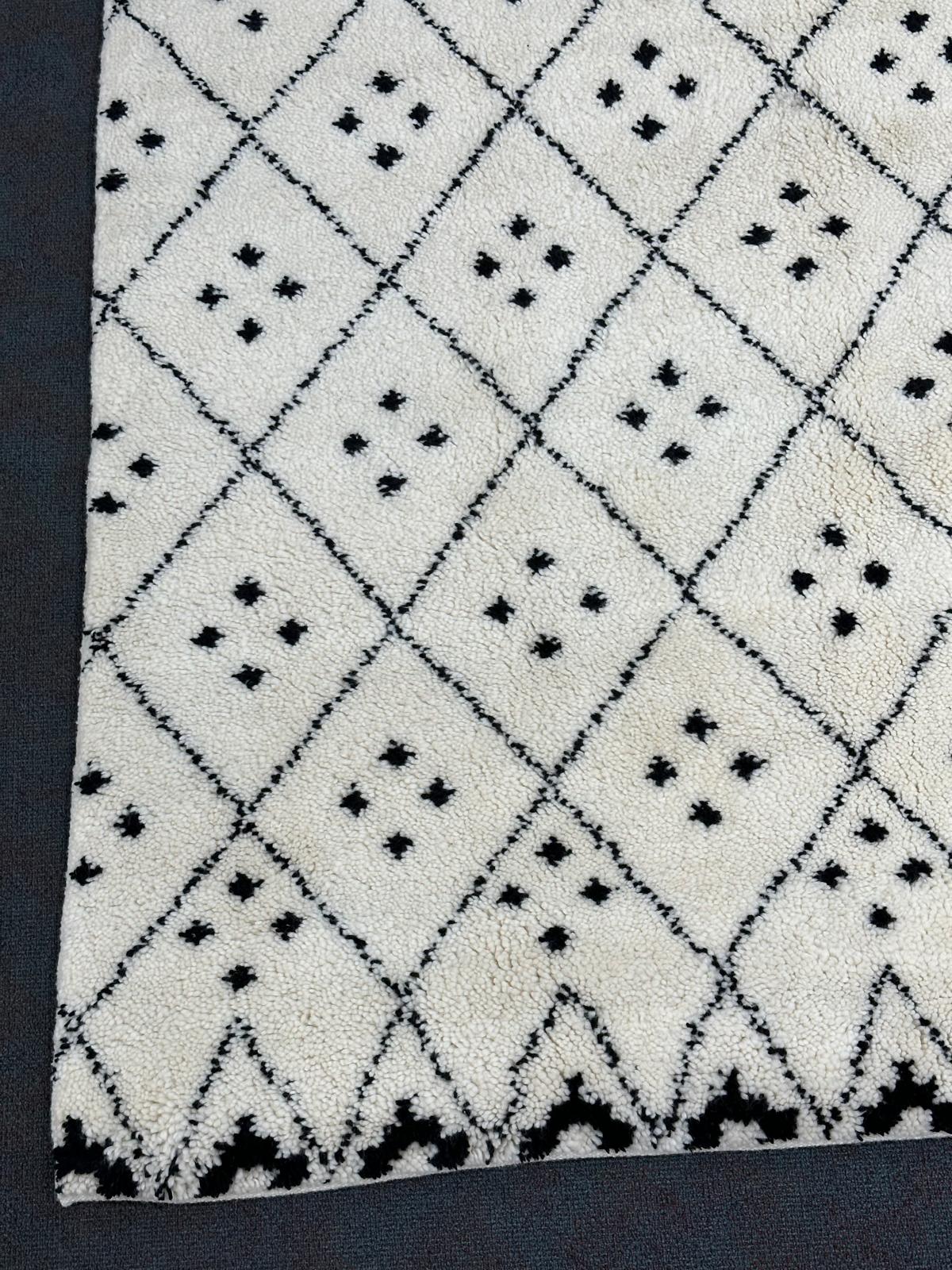 Moroccan Rug - 278 cm x 188 cm - Image 4